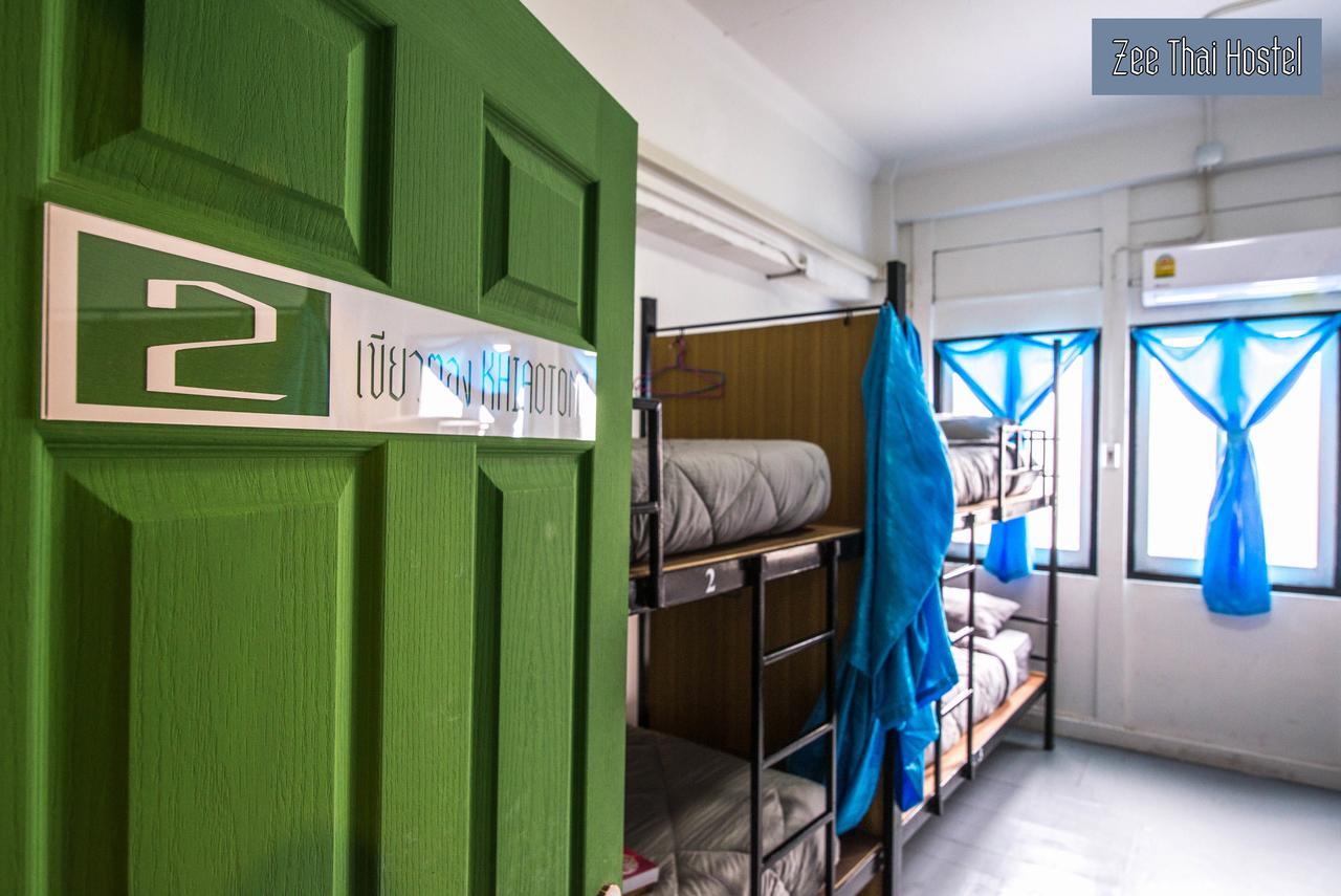 Zee Thai Hostel Bangkok Exterior photo