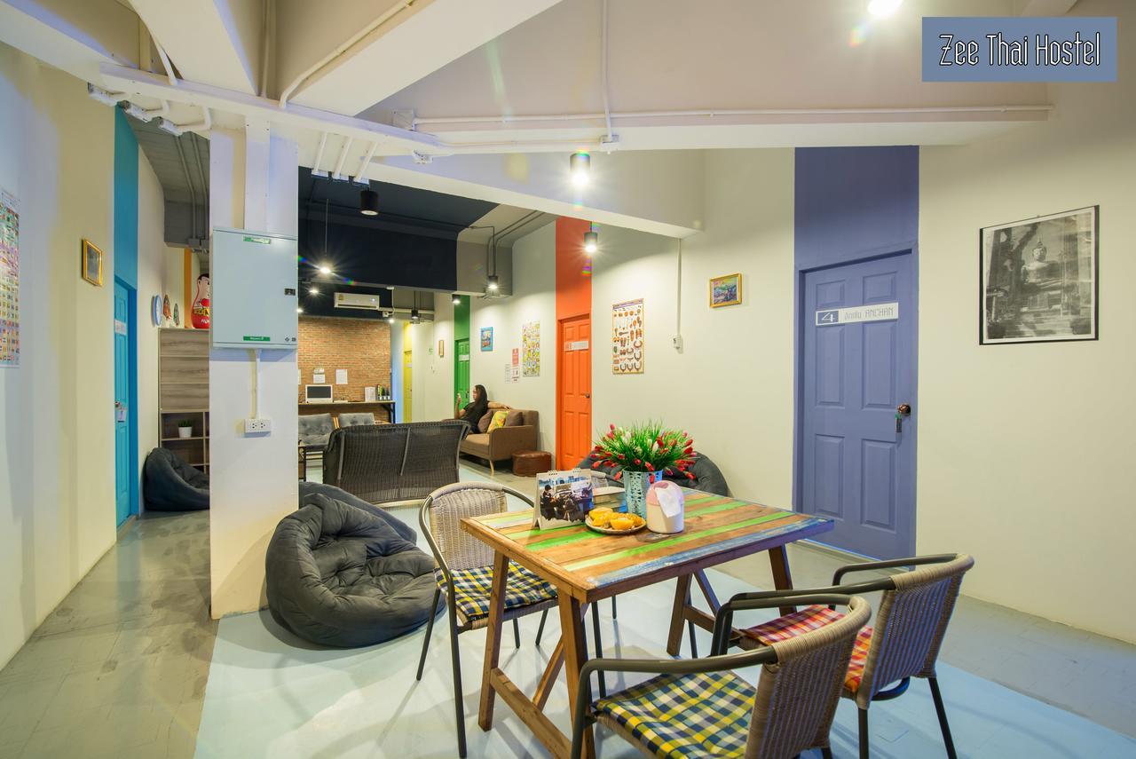 Zee Thai Hostel Bangkok Exterior photo