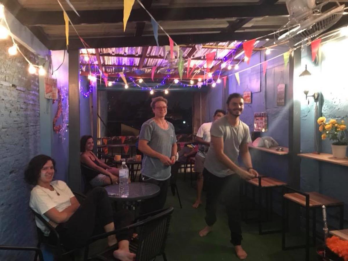 Zee Thai Hostel Bangkok Exterior photo